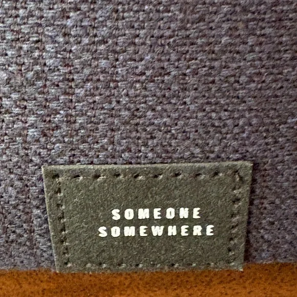 “Someone Somewhere” Artisan-Made Small Travel Pouch - Picture 4 of 8